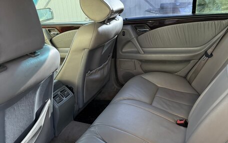 Mercedes-Benz E-Класс, 1996 год, 260 000 рублей, 5 фотография