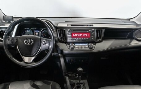 Toyota RAV4, 2018 год, 2 664 000 рублей, 6 фотография
