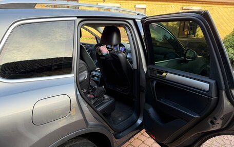 Volkswagen Touareg III, 2012 год, 2 300 000 рублей, 28 фотография