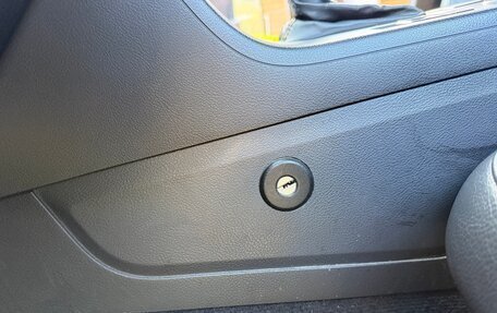 Volkswagen Touareg III, 2012 год, 2 300 000 рублей, 34 фотография