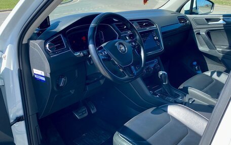 Volkswagen Tiguan II, 2018 год, 2 900 000 рублей, 9 фотография