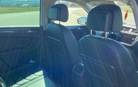 Volkswagen Tiguan II, 2018 год, 2 900 000 рублей, 8 фотография