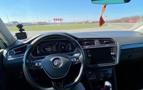 Volkswagen Tiguan II, 2018 год, 2 900 000 рублей, 10 фотография