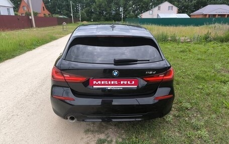 BMW 1 серия, 2019 год, 2 200 000 рублей, 3 фотография