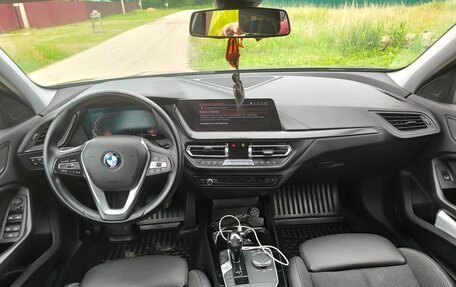 BMW 1 серия, 2019 год, 2 200 000 рублей, 10 фотография