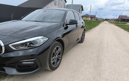 BMW 1 серия, 2019 год, 2 200 000 рублей, 9 фотография
