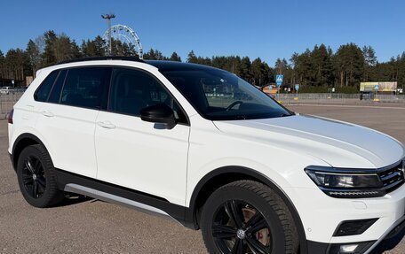 Volkswagen Tiguan II, 2018 год, 2 290 000 рублей, 2 фотография