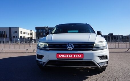 Volkswagen Tiguan II, 2018 год, 2 290 000 рублей, 13 фотография
