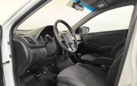 Hyundai Solaris II рестайлинг, 2013 год, 860 000 рублей, 8 фотография