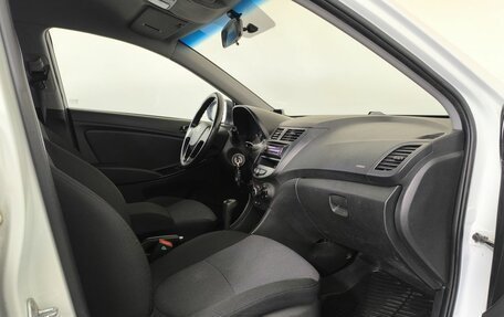 Hyundai Solaris II рестайлинг, 2013 год, 860 000 рублей, 10 фотография