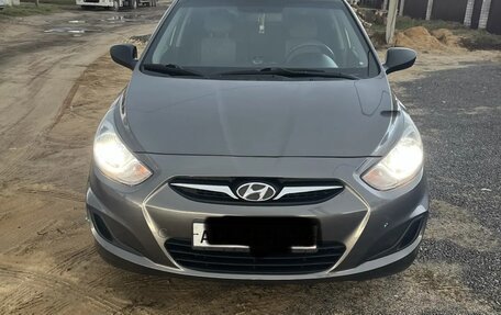 Hyundai Solaris II рестайлинг, 2014 год, 890 000 рублей, 1 фотография