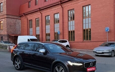 Volvo V90 Cross Country I рестайлинг, 2017 год, 2 800 000 рублей, 1 фотография