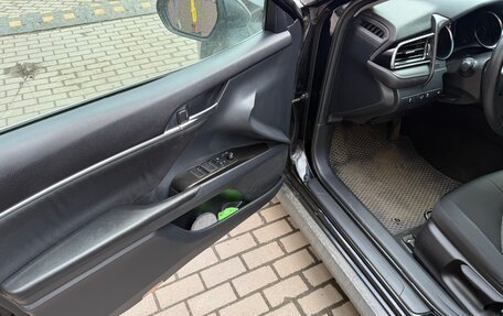 Toyota Camry, 2021 год, 1 790 000 рублей, 11 фотография