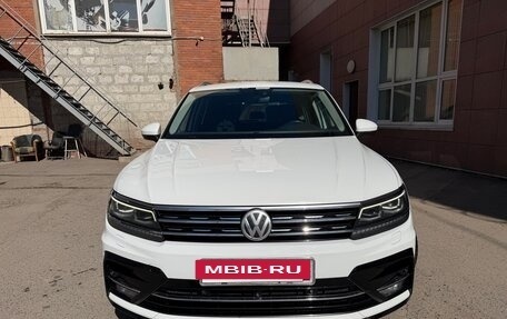 Volkswagen Tiguan II, 2018 год, 2 910 000 рублей, 2 фотография