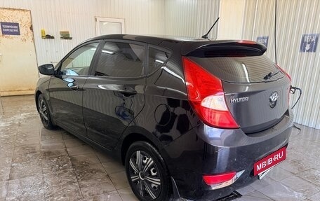 Hyundai Solaris II рестайлинг, 2011 год, 820 000 рублей, 6 фотография