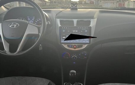 Hyundai Solaris II рестайлинг, 2014 год, 890 000 рублей, 11 фотография