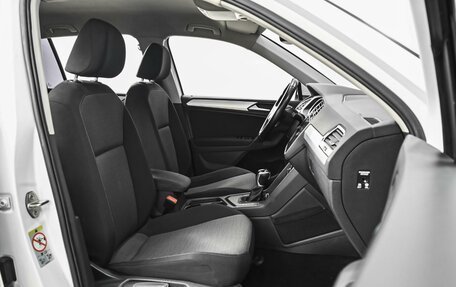 Volkswagen Tiguan II, 2021 год, 2 390 000 рублей, 8 фотография