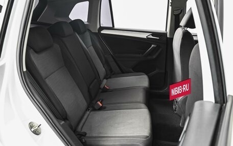 Volkswagen Tiguan II, 2021 год, 2 390 000 рублей, 7 фотография