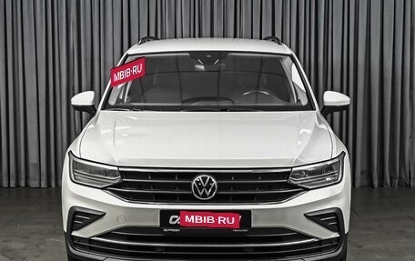 Volkswagen Tiguan II, 2021 год, 2 390 000 рублей, 3 фотография