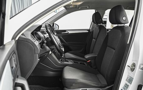 Volkswagen Tiguan II, 2021 год, 2 390 000 рублей, 10 фотография