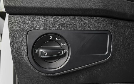 Volkswagen Tiguan II, 2021 год, 2 390 000 рублей, 17 фотография