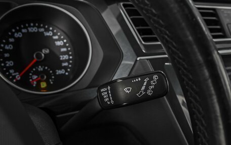 Volkswagen Tiguan II, 2021 год, 2 390 000 рублей, 19 фотография