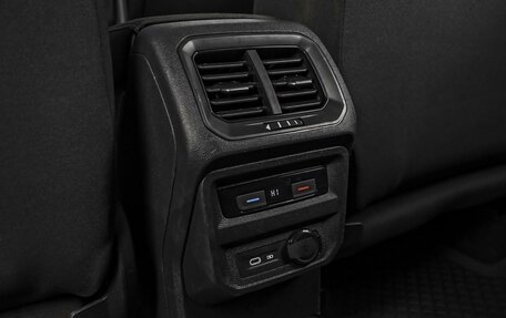 Volkswagen Tiguan II, 2021 год, 2 390 000 рублей, 23 фотография