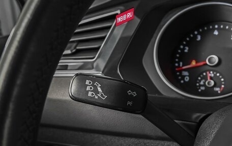 Volkswagen Tiguan II, 2021 год, 2 390 000 рублей, 18 фотография