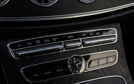 Mercedes-Benz E-Класс, 2019 год, 4 780 000 рублей, 20 фотография