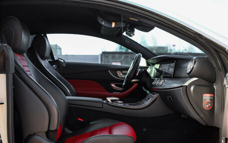 Mercedes-Benz E-Класс, 2019 год, 4 780 000 рублей, 28 фотография