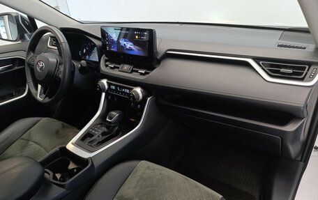Toyota RAV4, 2024 год, 4 150 000 рублей, 8 фотография