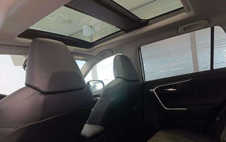 Toyota RAV4, 2024 год, 4 150 000 рублей, 10 фотография