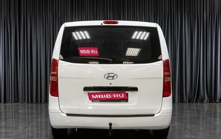 Hyundai H-1 II рестайлинг, 2010 год, 1 347 000 рублей, 4 фотография