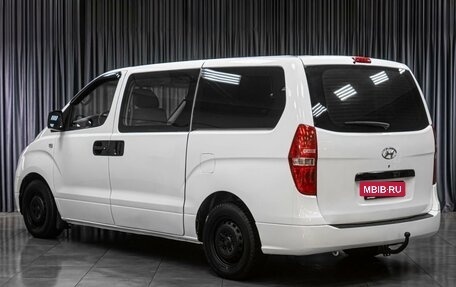 Hyundai H-1 II рестайлинг, 2010 год, 1 347 000 рублей, 2 фотография