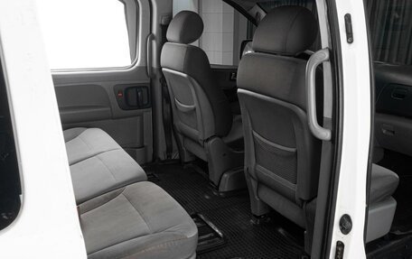 Hyundai H-1 II рестайлинг, 2010 год, 1 347 000 рублей, 10 фотография