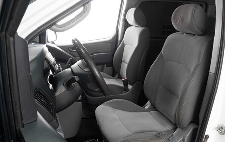 Hyundai H-1 II рестайлинг, 2010 год, 1 347 000 рублей, 11 фотография