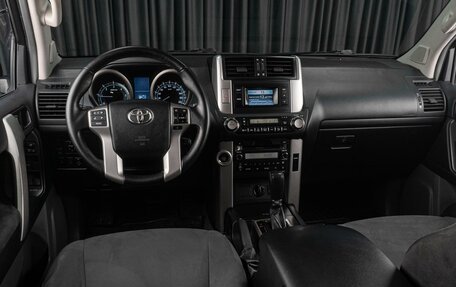 Toyota Land Cruiser Prado 150 рестайлинг 2, 2013 год, 2 749 000 рублей, 6 фотография