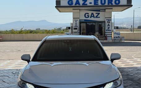 Toyota Camry, 2019 год, 2 649 999 рублей, 2 фотография