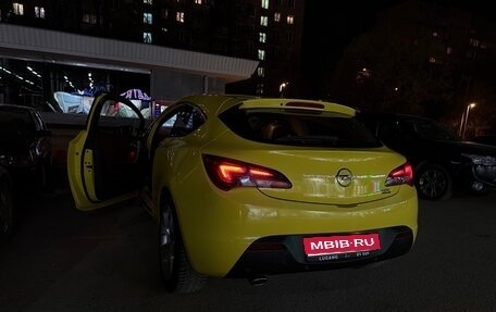 Opel Astra J, 2013 год, 840 000 рублей, 1 фотография