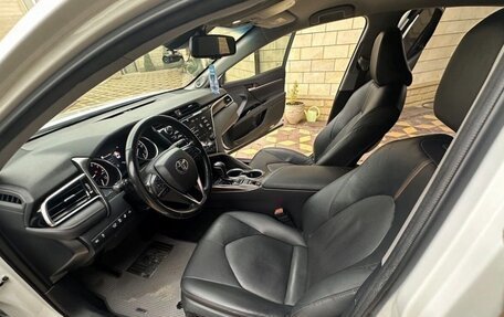 Toyota Camry, 2019 год, 2 649 999 рублей, 14 фотография