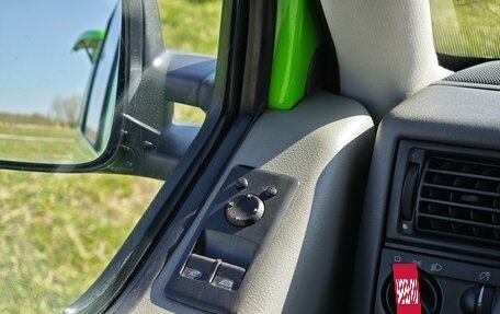 Volkswagen Transporter T4, 2002 год, 1 380 000 рублей, 20 фотография