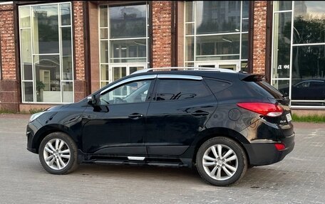 Hyundai Tucson III, 2010 год, 999 999 рублей, 2 фотография