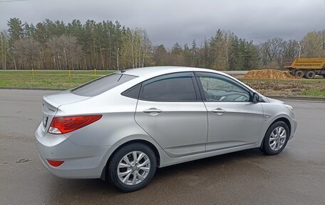 Hyundai Solaris II рестайлинг, 2013 год, 1 050 000 рублей, 5 фотография