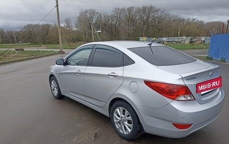 Hyundai Solaris II рестайлинг, 2013 год, 1 050 000 рублей, 8 фотография