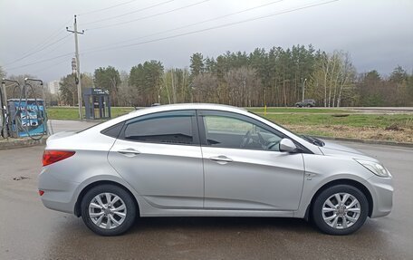 Hyundai Solaris II рестайлинг, 2013 год, 1 050 000 рублей, 10 фотография