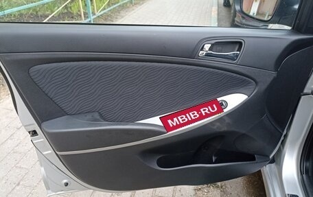 Hyundai Solaris II рестайлинг, 2013 год, 1 050 000 рублей, 22 фотография