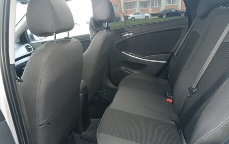 Hyundai Solaris II рестайлинг, 2013 год, 1 050 000 рублей, 25 фотография