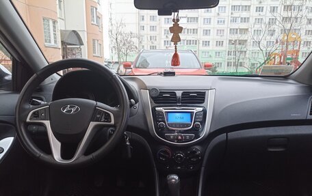Hyundai Solaris II рестайлинг, 2013 год, 1 050 000 рублей, 30 фотография