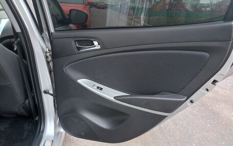 Hyundai Solaris II рестайлинг, 2013 год, 1 050 000 рублей, 26 фотография