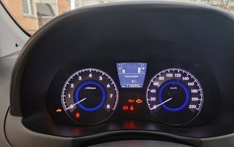 Hyundai Solaris II рестайлинг, 2013 год, 1 050 000 рублей, 31 фотография